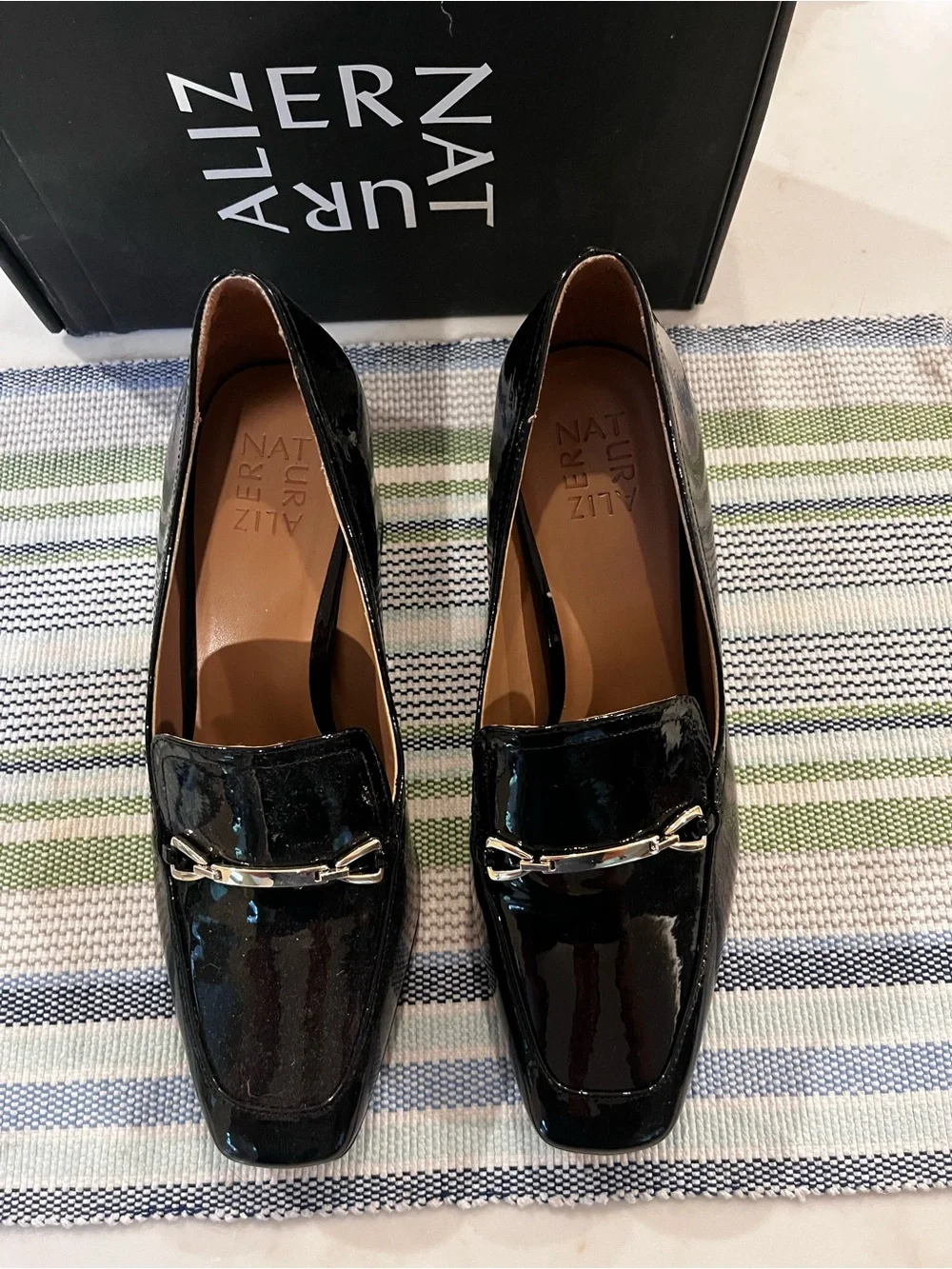 Naturalizer shiny black